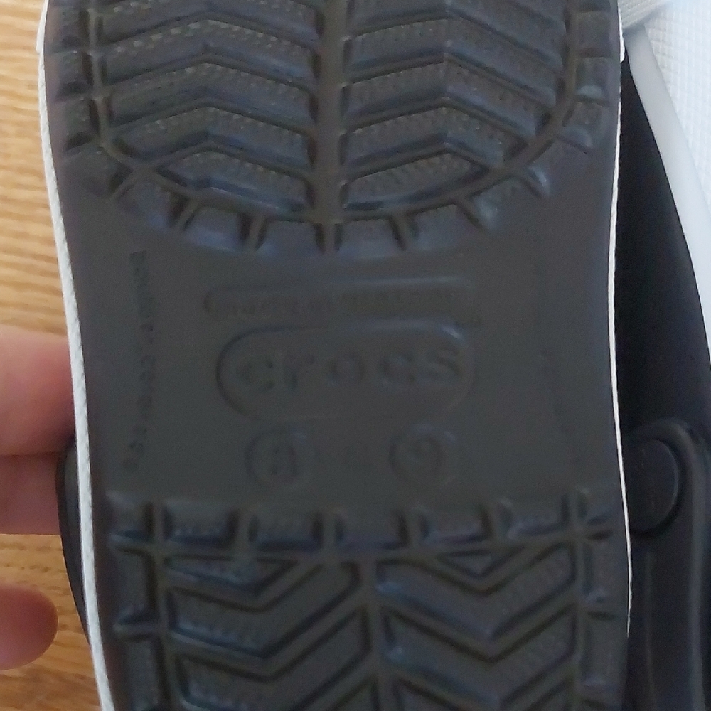 Kids Black and White Crocs - Picture 6 of 8